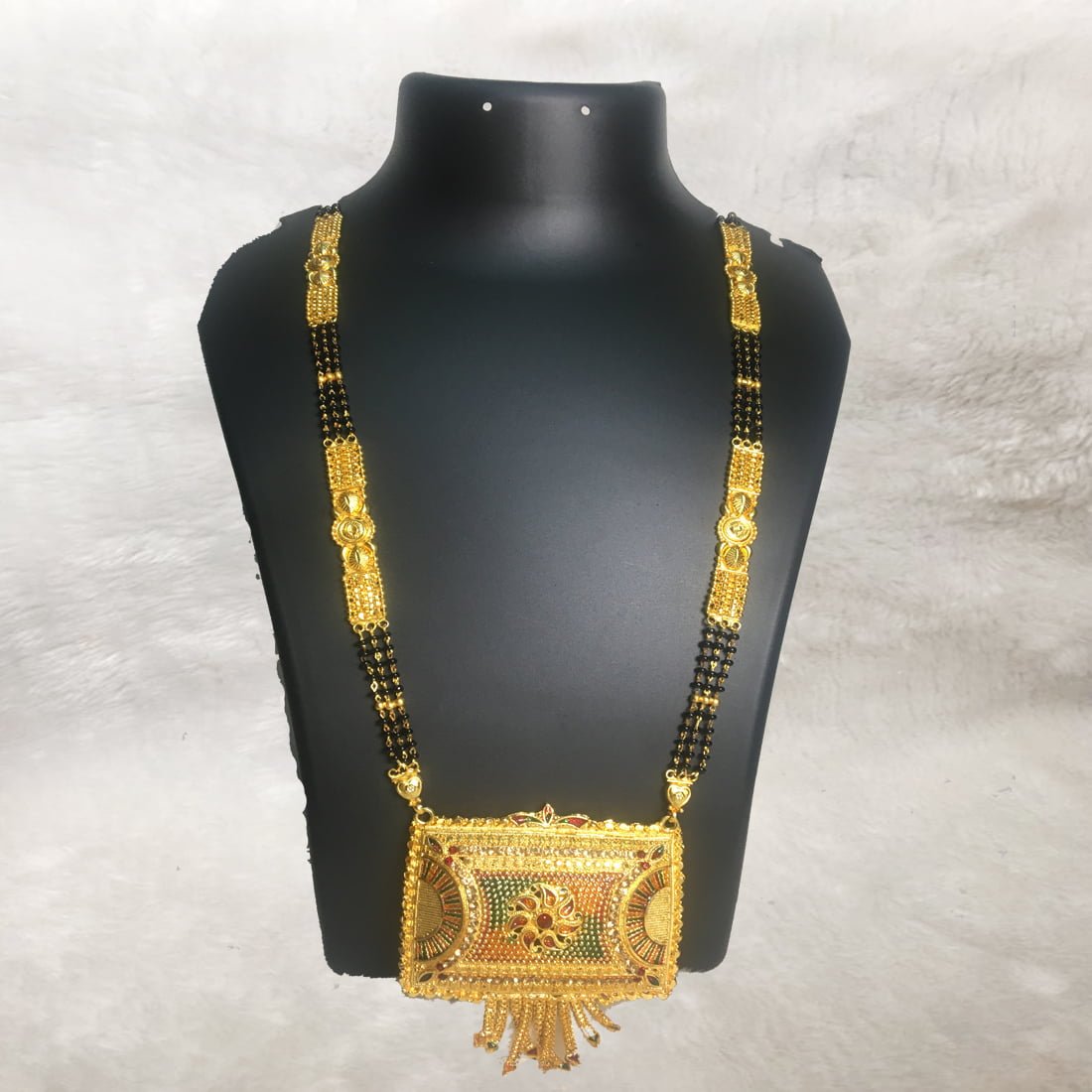 19 Women Mangalsutra - Image 1